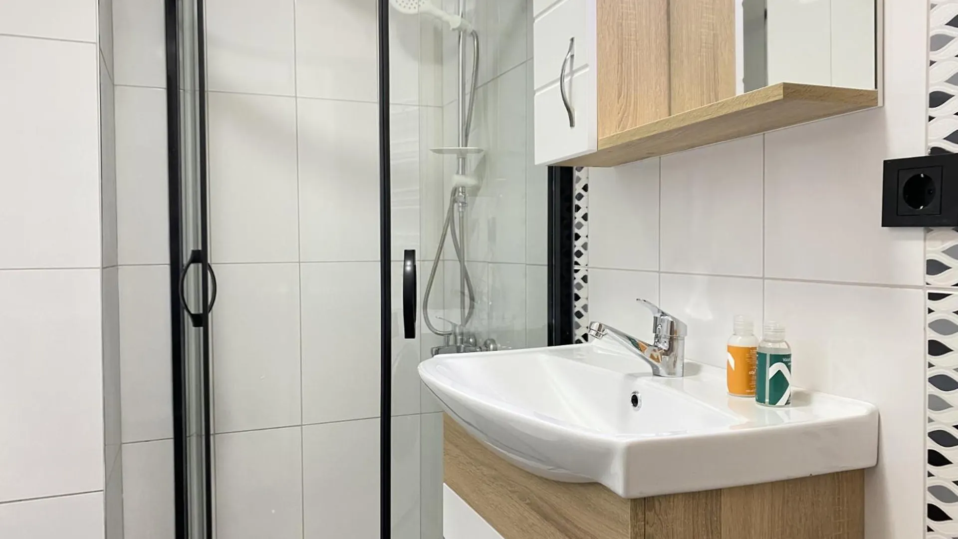 1Gbps Wifi Ac In Brand New City Apartment Istanbul Turkey